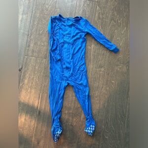 Magnetic Me - blue footie, modal